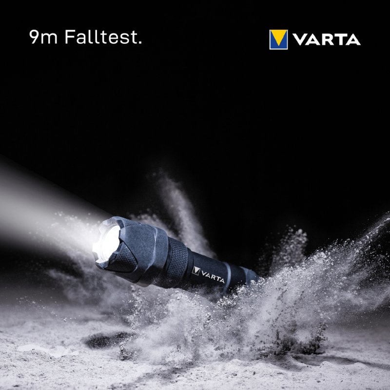 VARTA zaklamp Indestructible F20 Pro inclusief 2x AA batterijen